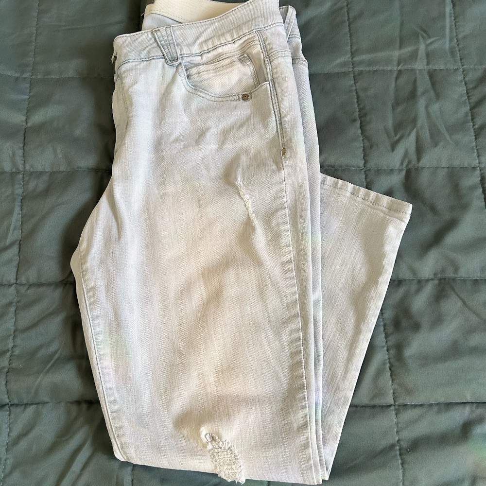 Wit & Wisdom Distressed Crop Jeans 16W